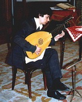 Istv&aacute;n K&oacute;nya lute artist.